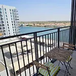 B1 Studio In Yas With Canal View