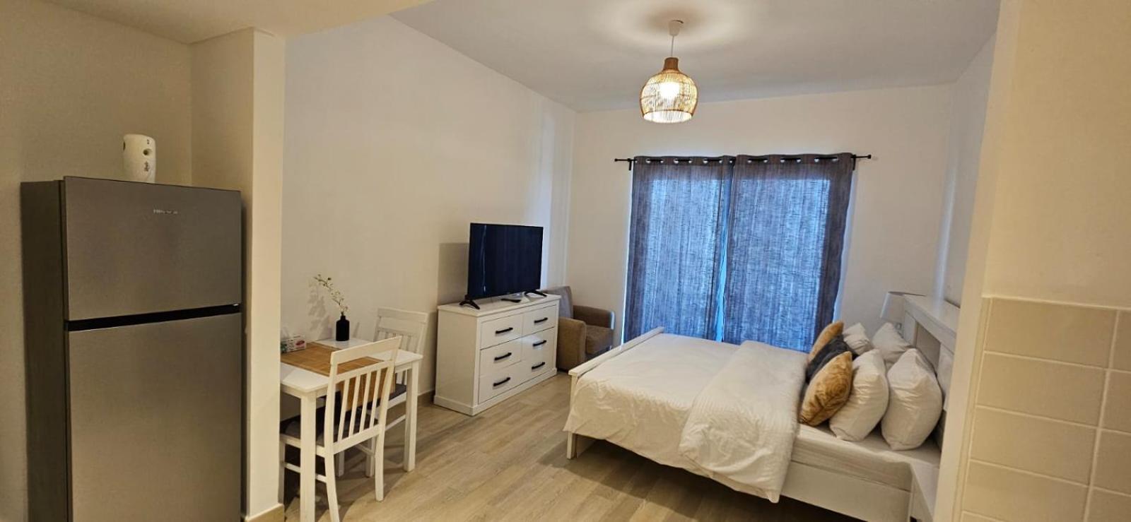 Apartment B1 In Yas With Canal View *