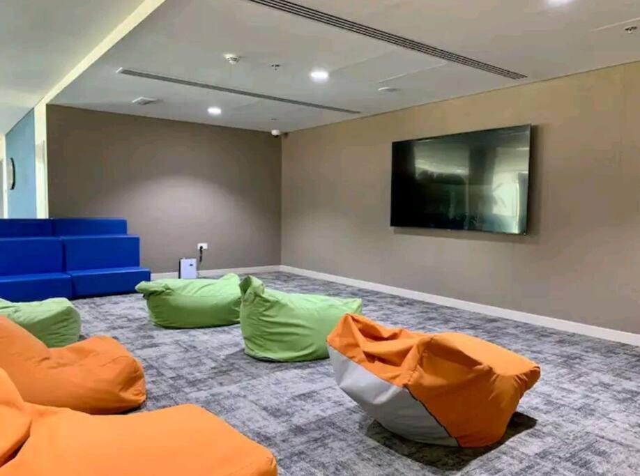 B1 In Yas With Canal View * Abu Dhabi
